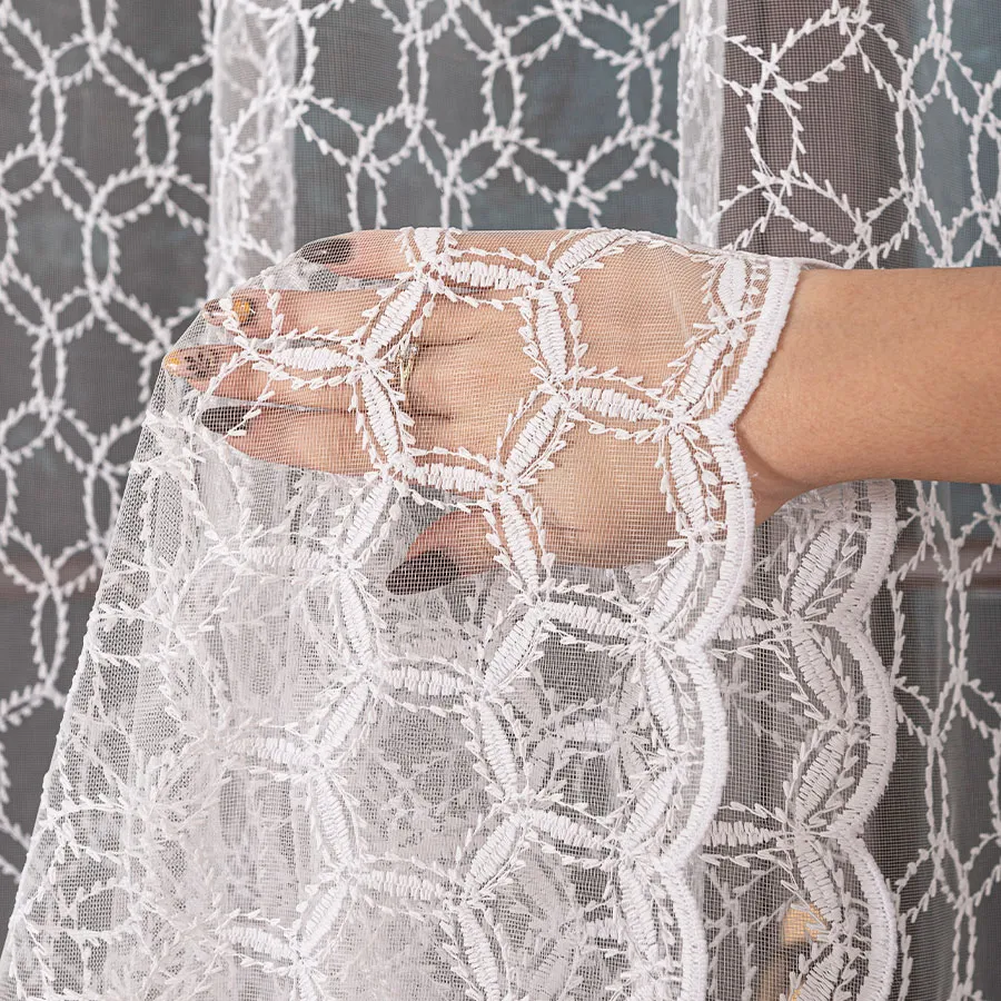 Firanka haftowana tiulowa 108183