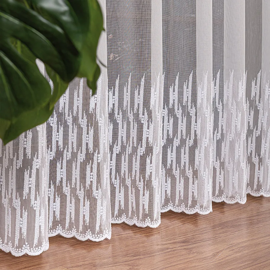 Firanka haftowana ze wzorem pasowym 127304