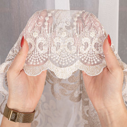 Firanka haftowana na markizecie ze wzorem pasowym ze złotą nicią 009363