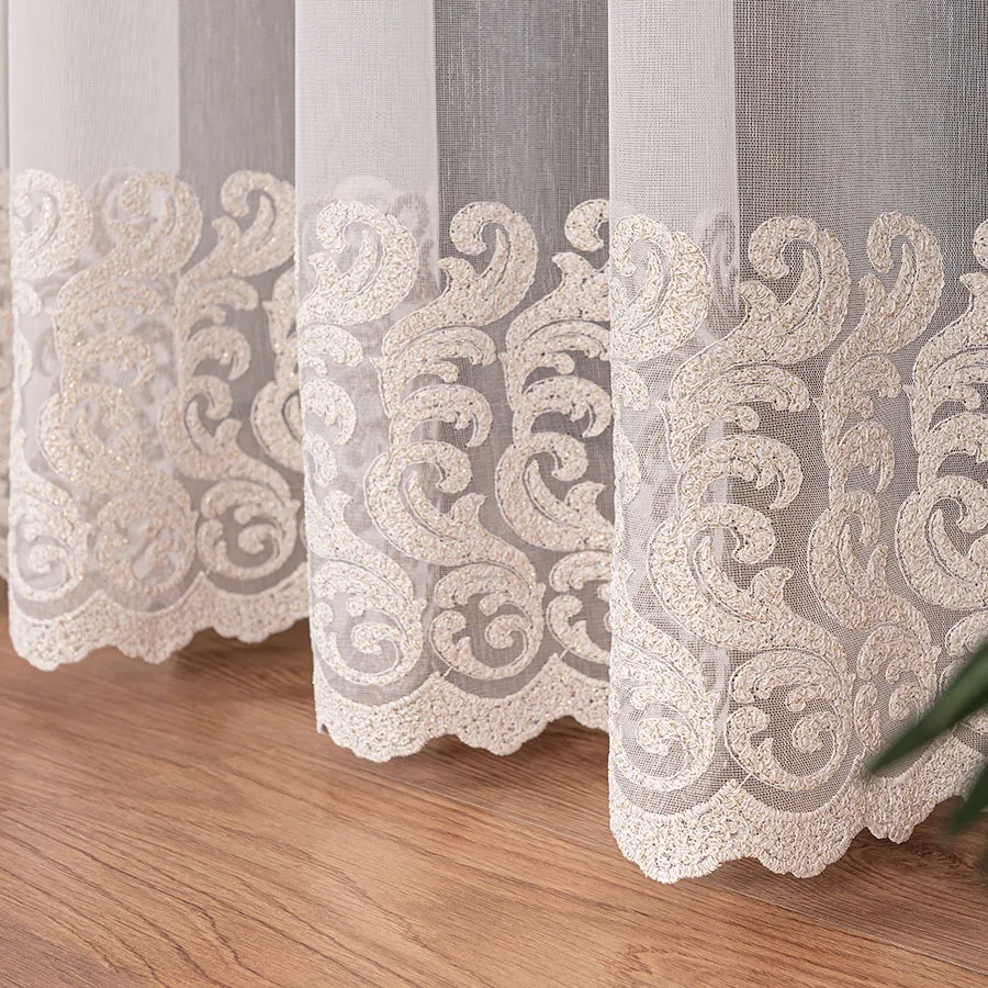 Firanka haftowana na markizecie ze wzorem pasowym 009366