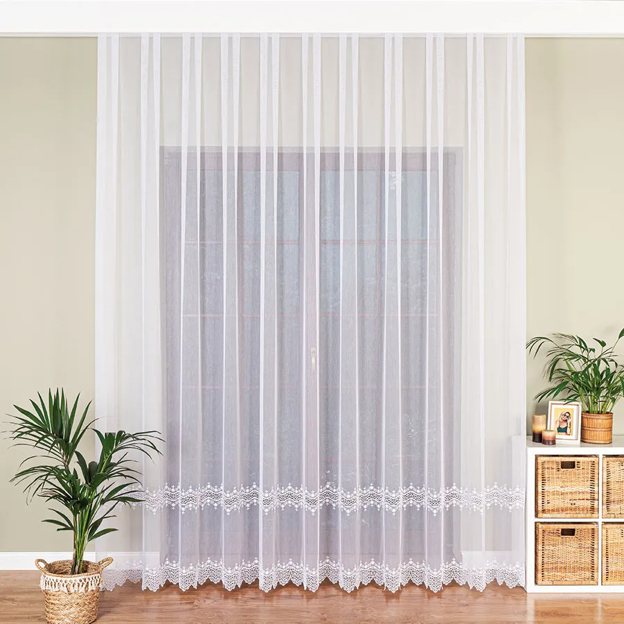 Firanka z aplikacją ze wzorem pasowym na markizecie 112964