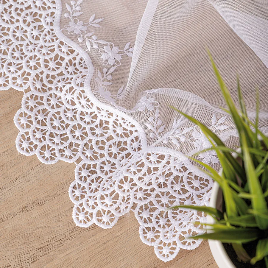 Firanka z aplikacją ze wzorem pasowym na markizecie 112964