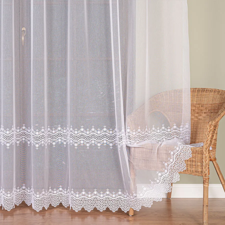 Firanka z aplikacją ze wzorem pasowym na markizecie 112964