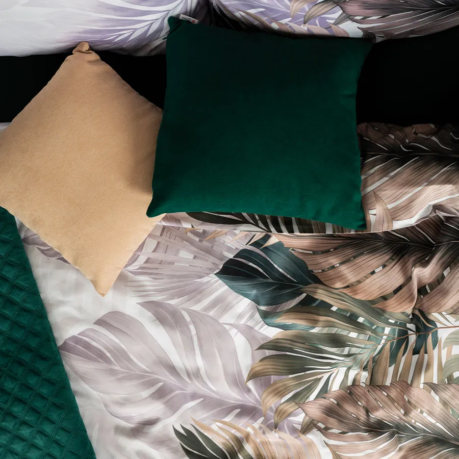 Detal materiału – satynowa tkanina z subtelnym połyskiem.