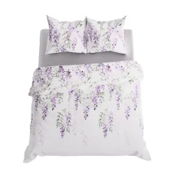 Detal materiału – satynowa tkanina z delikatnym połyskiem.