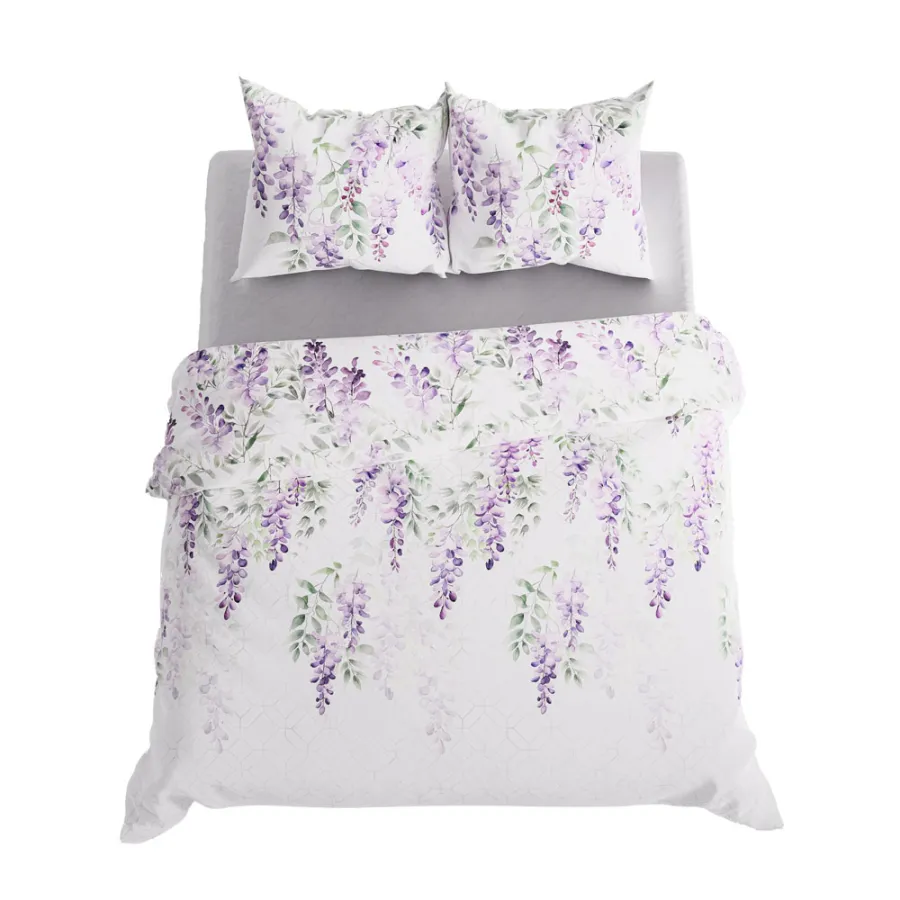 Komplet pościeli LAVANYA 220x200 cm na drewnianym łóżku.