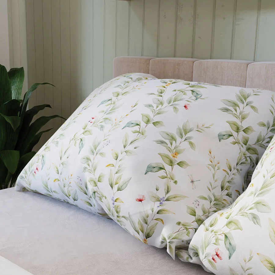 Poszewki na poduszki z zestawu RIMA 70x80 cm – elegancki kwiatowy wzór.