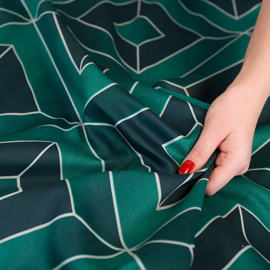 Zbliżenie na detale pościeli SAPHIRA – elegancki, nowoczesny design.