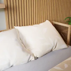 Poszewki na poduszki z zestawu IRMA 70x80 cm – subtelny wzór. Poszewki na poduszki z zestawu IRMA 70x80 cm – subtelny wzór.