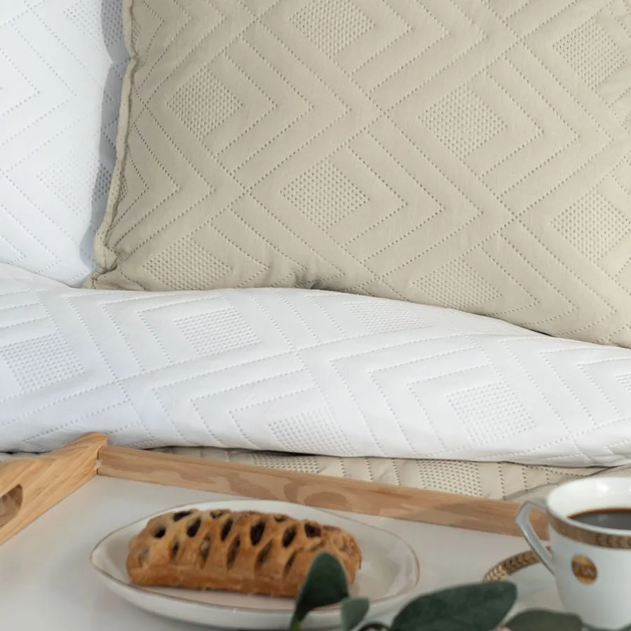 AVILA Narzuta dekoracyjna, 170x210cm, kolor 011 biały AVILA0