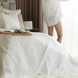 AVILA Narzuta dekoracyjna, 200x220cm, kolor 011 biały AVILA0