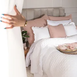 WERONA Narzuta dekoracyjna z falbaną, 200x220cm, kolor 011 biały WERONA