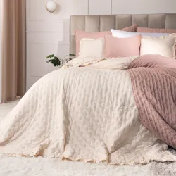 WERONA Narzuta dekoracyjna z falbaną, 170x210cm, kolor 112 beżowy WERONA