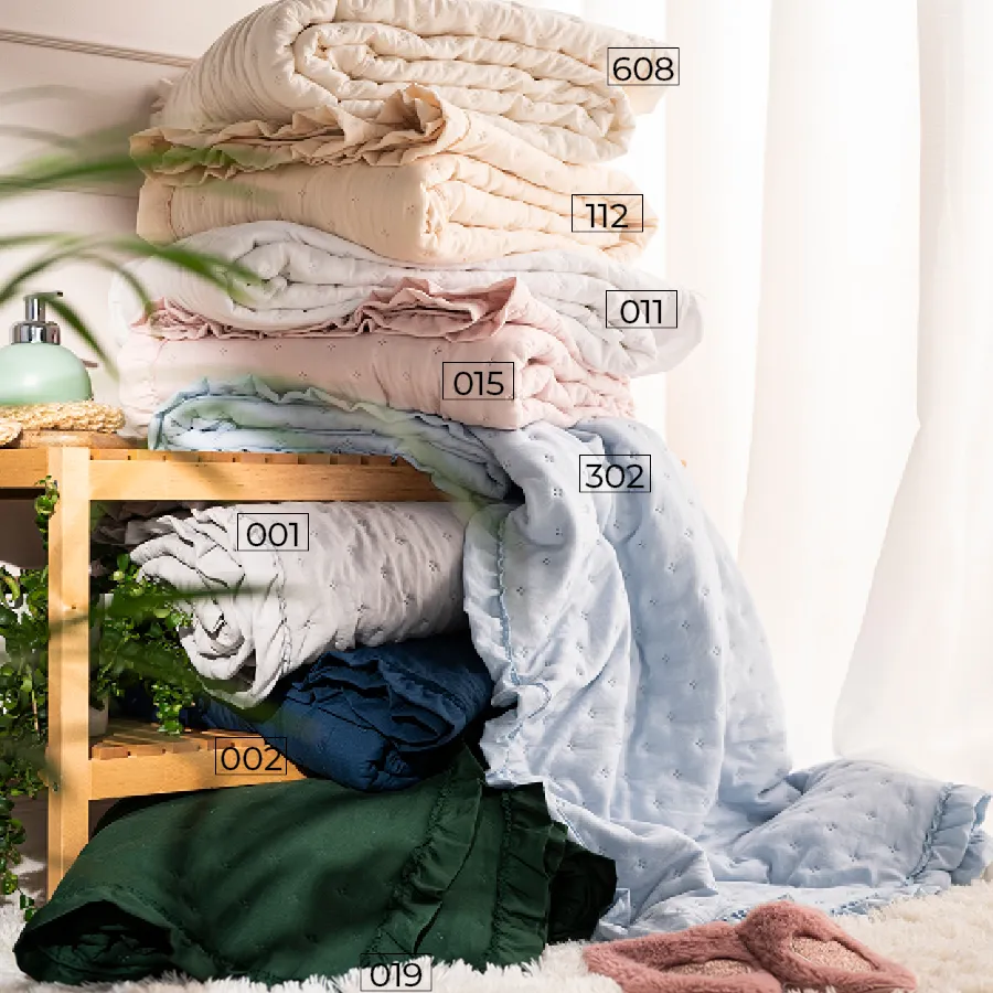 WERONA Narzuta dekoracyjna z falbaną, 200x220cm, kolor 112 beżowy WERONA