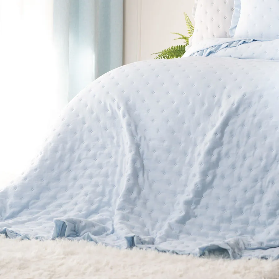 WERONA Narzuta dekoracyjna z falbaną, 170x210cm, kolor 302 baby blue WERONA