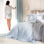 WERONA Narzuta 200x220cm Baby Blue - Delikatność i Urok w Twojej Sypialni