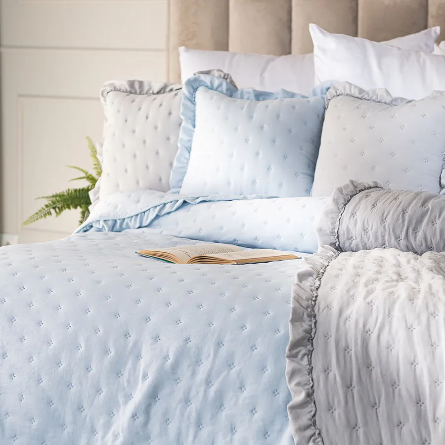 WERONA Narzuta dekoracyjna z falbaną, 200x220cm, kolor 302 baby blue WERONA