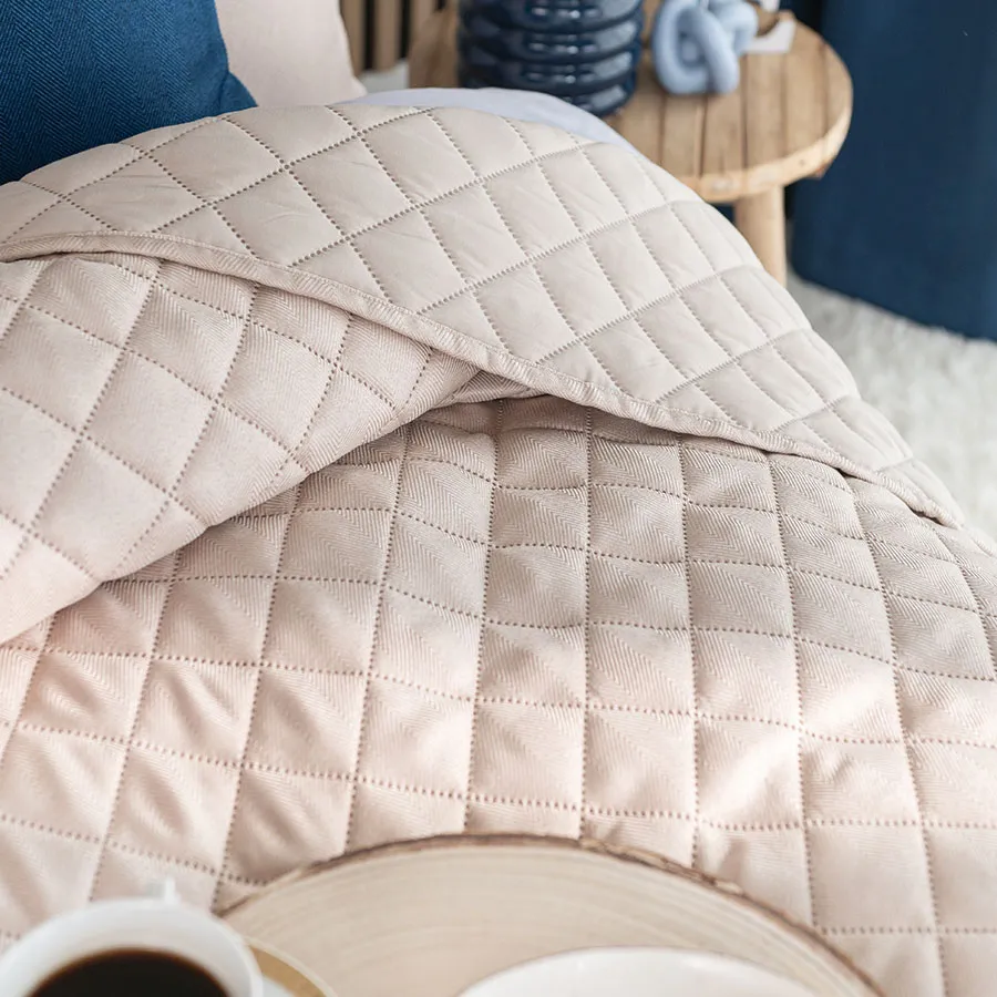 JODEŁKA Narzuta dekoracyjna, rozmiar 220x240cm, kolor 003 jasny beżowy 724330