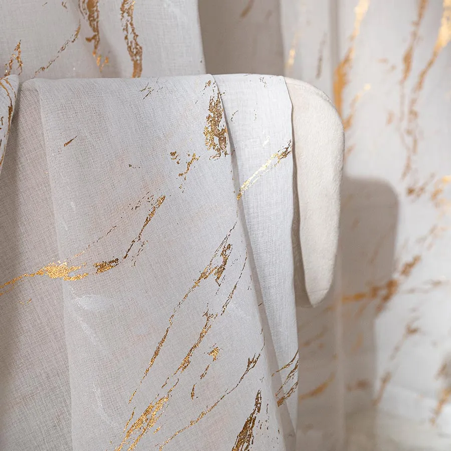 MARMA Firana gotowa na taśmie z ołowianką, szerokość 140cm x wysokość 250cm, kolor 001 biały ze złotym zdobieniem 13210