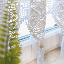 RACHELA Zazdrostka gotowa z ażurem, szerokość 150 x wysokość 90cm, kolor 001 biały 912432 RACHELA Zazdrostka gotowa z ażurem, szerokość 150 x wysokość 90cm, kolor 001 biały 912432