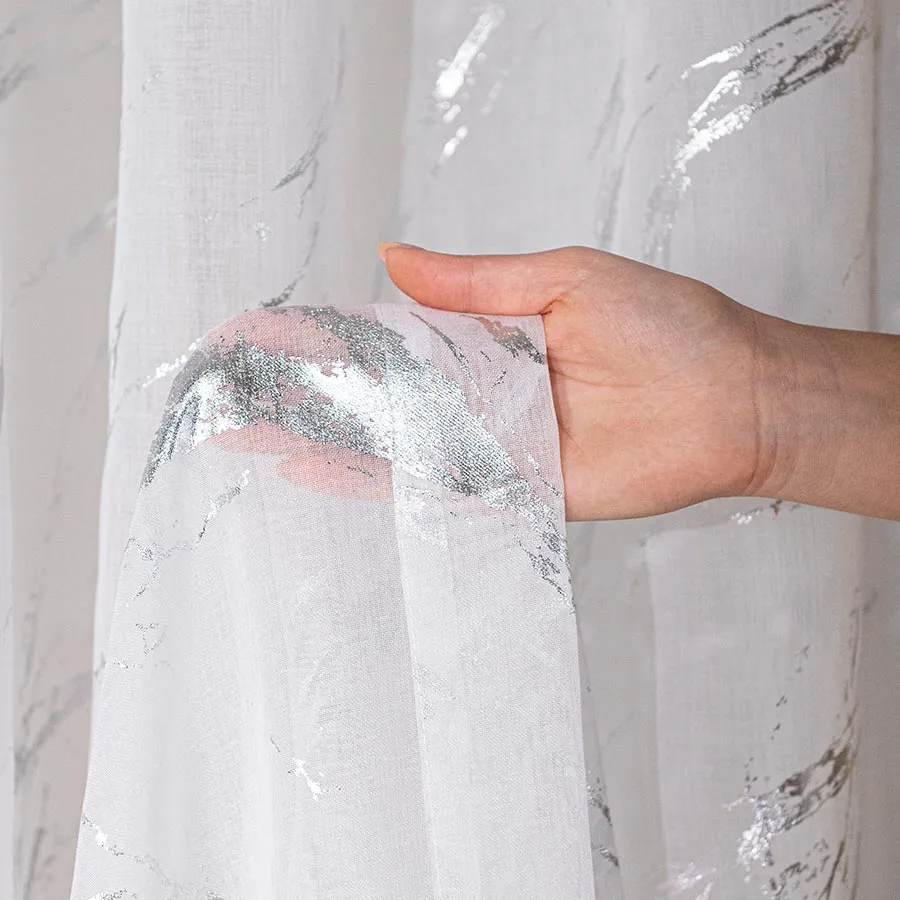 MARMA Firana gotowa na taśmie z ołowianką, szerokość 140cm x wysokość 250cm, kolor 001 biały ze srebrnym zdobieniem 1321
