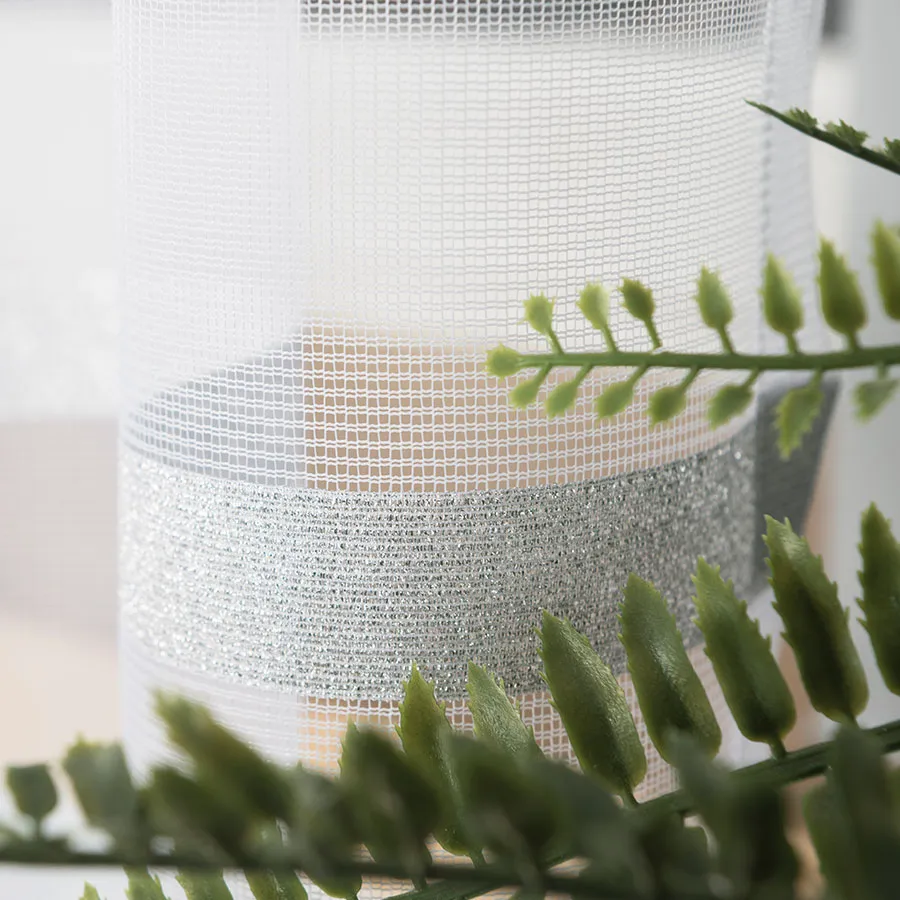 HALINA Firanka żakardowa gotowa, szerokość 300 x wysokość 160cm, kolor 003 biały ze srebrnym lurexem 000383