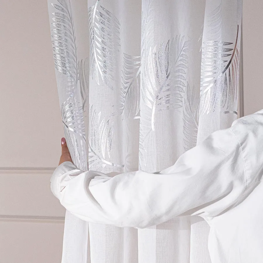 MARIETTA Firana gotowa na taśmie z ołowianką, szerokość 140cm x wysokość 250cm, kolor 001 biały ze srebrnym zdobieniem 0