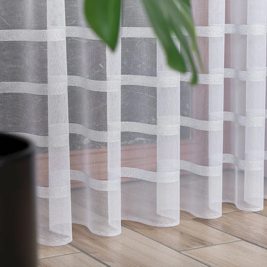 HALINA Firanka żakardowa gotowa, szerokość 300 x wysokość 250cm, kolor 001 biały ze srebrnym lurexem 000383