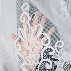 BERENIKA Firanka żakardowa gotowa, szerokość 430 x wysokość 160cm, kolor 001 biały 004304 BERENIKA Firanka żakardowa gotowa, szerokość 430 x wysokość 160cm, kolor 001 biały 004304