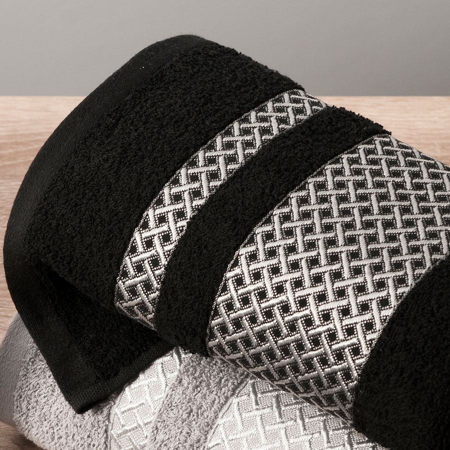 LIONEL Ręcznik, 70x140cm, kolor 156 czarny ze srebrną bordiurą LIONEL