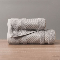 LIONEL Ręcznik, 70x140cm, kolor 712 jasny szary ze srebrną bordiurą LIONEL