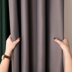 DONA Zasłona gotowa typu blackout na przelotkach, szerokość 140cm x wysokość 250cm, kolor 204 ciepły ciemny szary TD0015