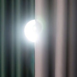 DONA Zasłona gotowa typu blackout na przelotkach, szerokość 140cm x wysokość 250cm, kolor 204 ciepły ciemny szary TD0015