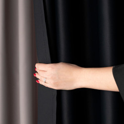 DONA Zasłona gotowa typu blackout na przelotkach, szerokość 140cm x wysokość 250cm, kolor 846 czarny TD0015