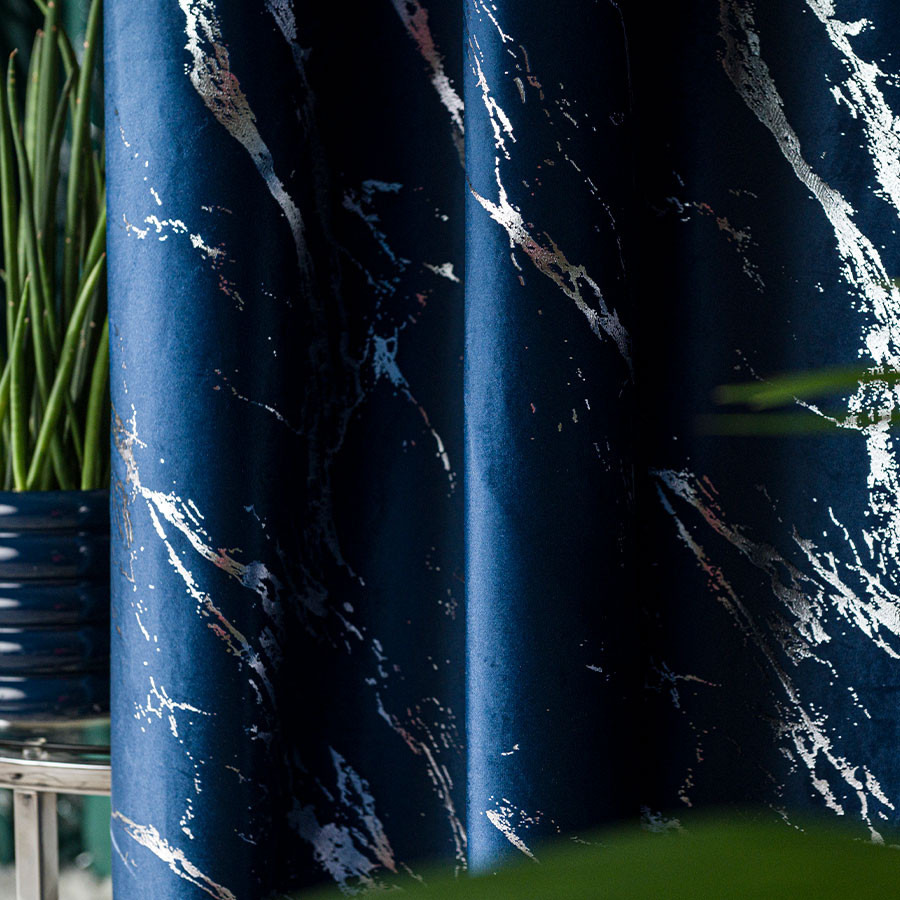 MARMA Zasłona gotowa na przelotkach, szerokość 140cm x wysokość 250cm, kolor 011 granatowy ze srebrnym nadrukiem na VELVI T