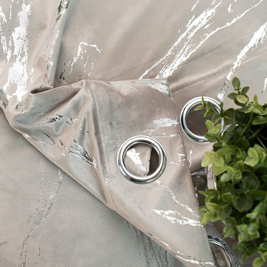 MARMA Zasłona gotowa na przelotkach, szerokość 140cm x wysokość 250cm, kolor 017 szarobeżowy ze srebrnym nadrukiem na VELV