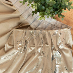 MARMA Zasłona gotowa na taśmie, szerokość 140cm x wysokość 250cm, kolor 001 ciemny beżowy ze srebrnym nadrukiem na VELVI