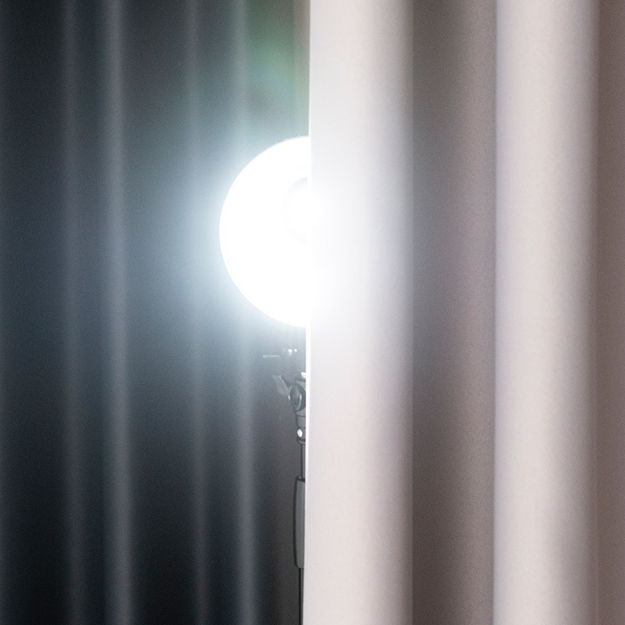 DONA Zasłona gotowa typu blackout na przelotkach, szerokość 140cm x wysokość 250cm, kolor 206 szary TD0015