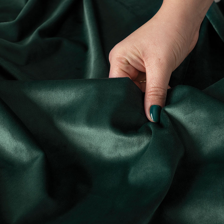 VELVI Zasłona gotowa na przelotkach, szerokość 140 x wysokość 240cm, kolor 012 szmaragdowy zielony VELVI0