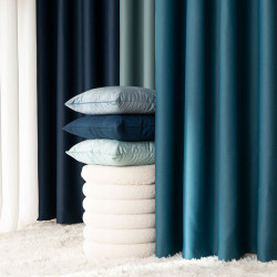 DONA Zasłona gotowa typu blackout na przelotkach, szerokość 140cm x wysokość 250cm, kolor 228 petrol TD0015