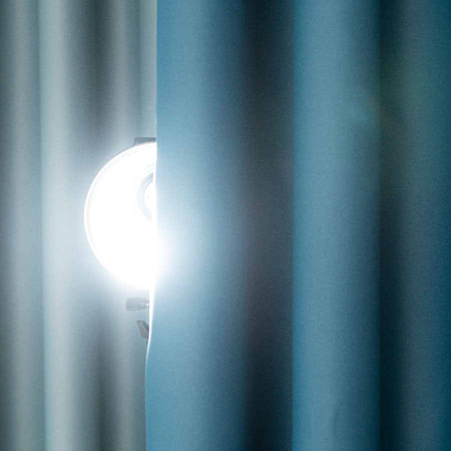 DONA Zasłona gotowa typu blackout na przelotkach, szerokość 140cm x wysokość 250cm, kolor 228 petrol TD0015