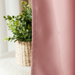 DONA Zasłona gotowa typu blackout na przelotkach, szerokość 140cm x wysokość 250cm, kolor 794 pastelowy różowy TD0015