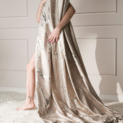 MARMA Zasłona gotowa na taśmie, szerokość 140cm x wysokość 250cm, kolor 015 ciemny kremowy ze srebrnym nadrukiem na VELVI