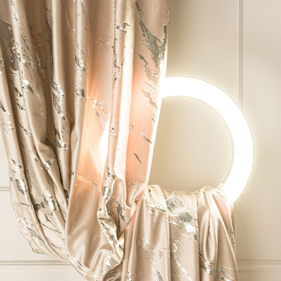 MARMA Zasłona gotowa na przelotkach, szerokość 140cm x wysokość 250cm, kolor 003 jasny beżowy ze srebrnym nadrukiem na VEL