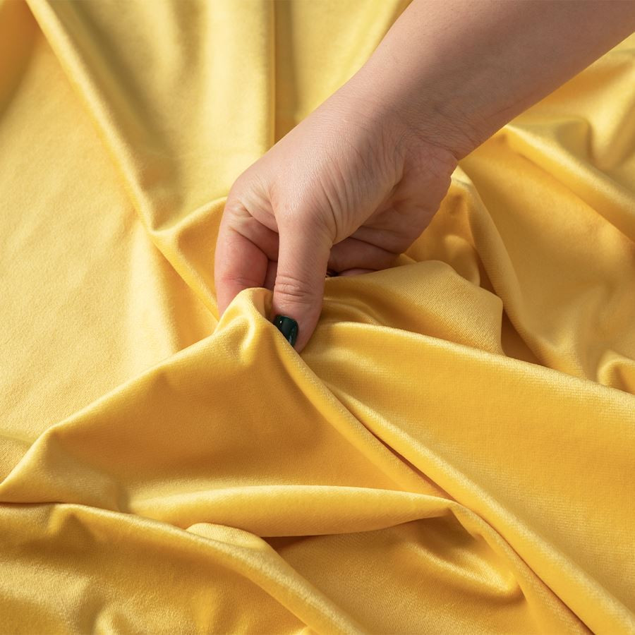 VELVI Zasłona gotowa na przelotkach, szerokość 140 x wysokość 260cm, kolor 009 żółty VELVI0