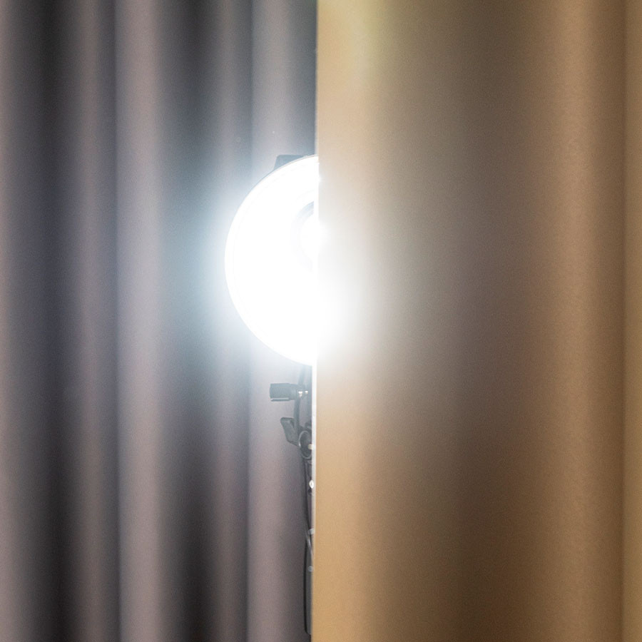 DONA Zasłona gotowa typu blackout na przelotkach, szerokość 140cm x wysokość 250cm, kolor 834 khaki TD0015