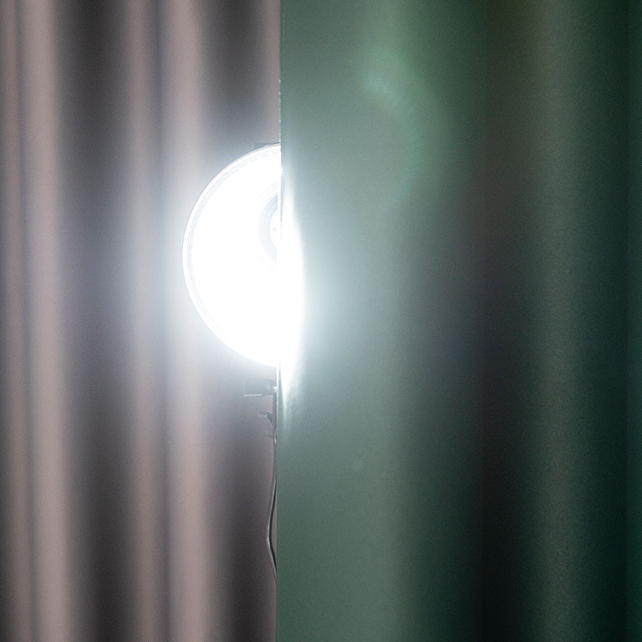 DONA Zasłona gotowa typu blackout na przelotkach, szerokość 140cm x wysokość 250cm, kolor 223 zielony butelkowy TD0015