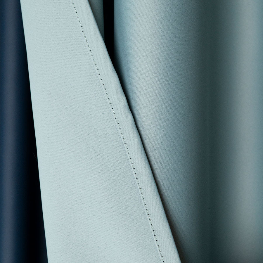 DONA Zasłona gotowa typu blackout na przelotkach, szerokość 140cm x wysokość 250cm, kolor 227 szałwiowy zielony TD0015