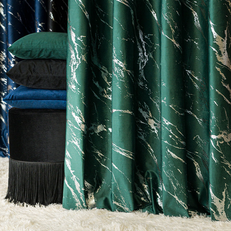 MARMA Zasłona gotowa na przelotkach, szerokość 140cm x wysokość 250cm, kolor 010 ciemny zielony butelkowy ze srebrnym nadru