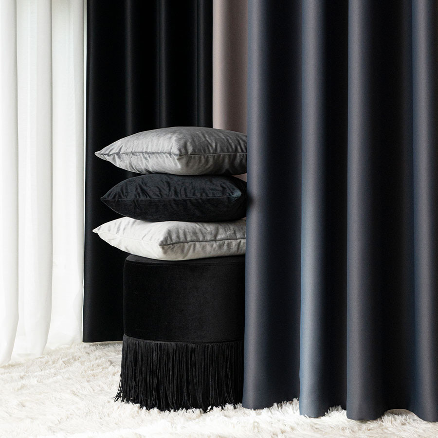 DONA Zasłona gotowa typu blackout na przelotkach, szerokość 140cm x wysokość 250cm, kolor 205 ciemny szary TD0015